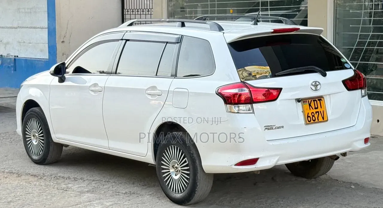 Toyota Corolla Fielder 2018 White