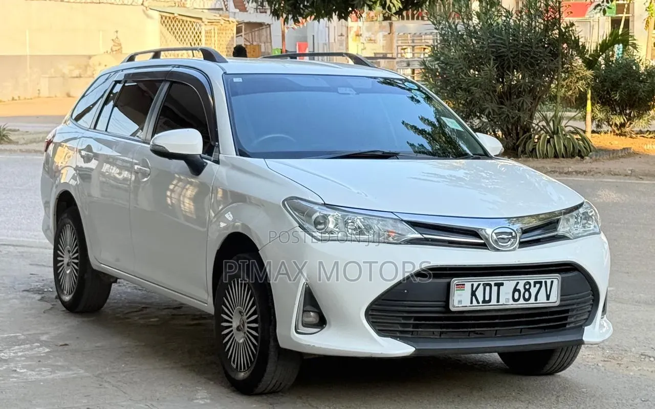 Toyota Corolla Fielder 2018 White