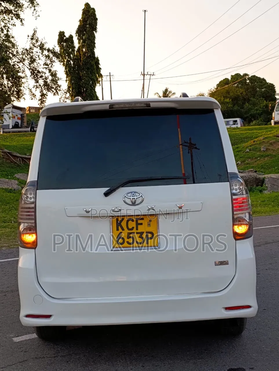 Toyota Voxy 2008 White