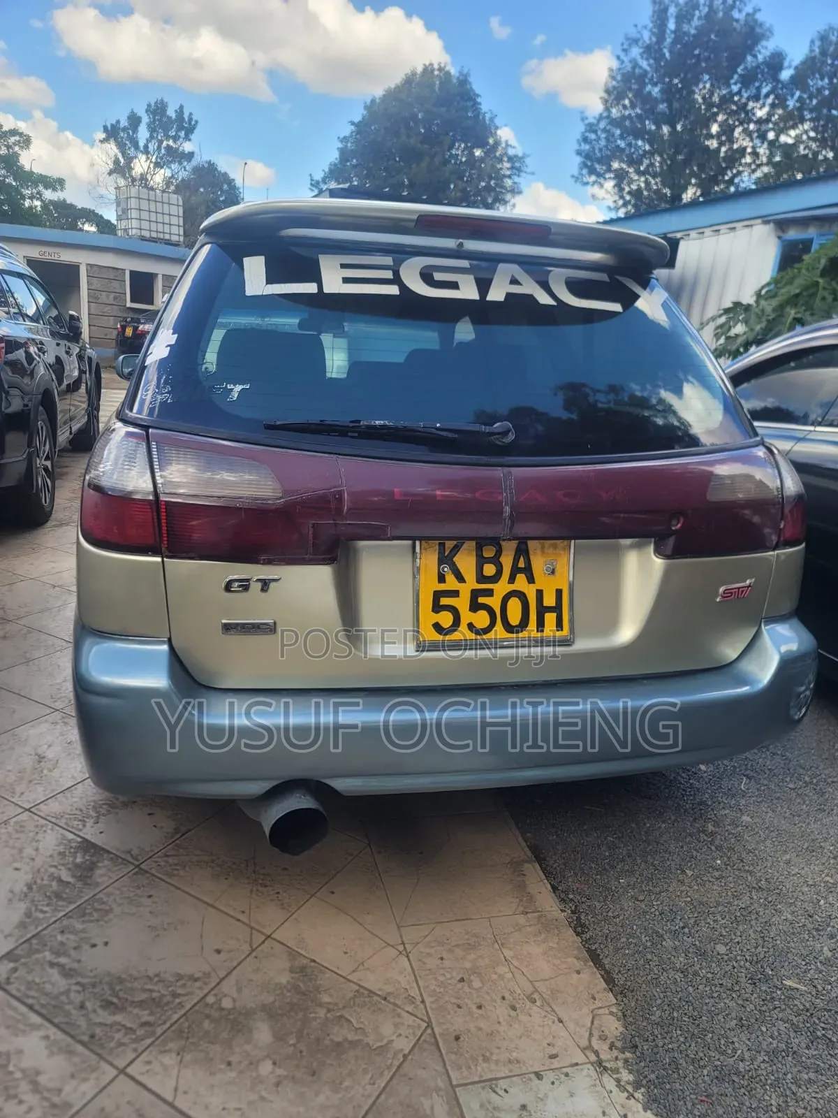 Subaru Legacy 2000 Gold