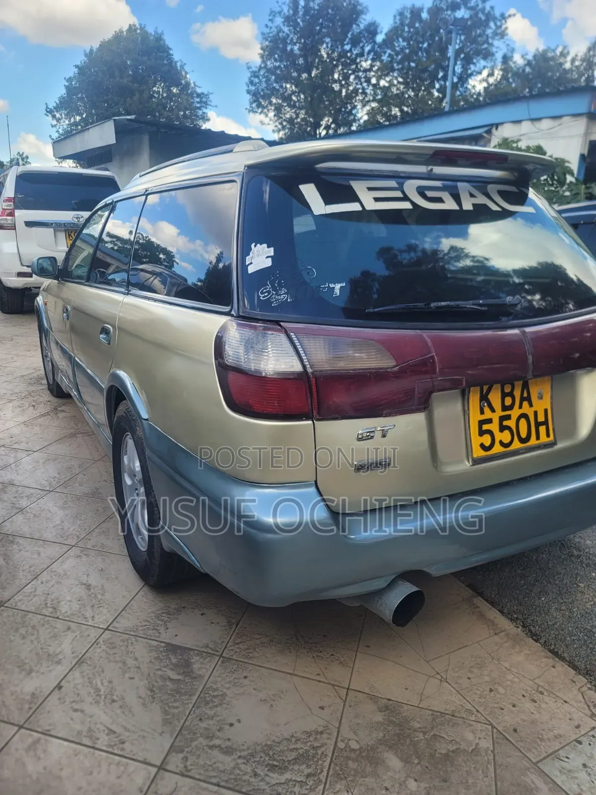 Subaru Legacy 2000 Gold
