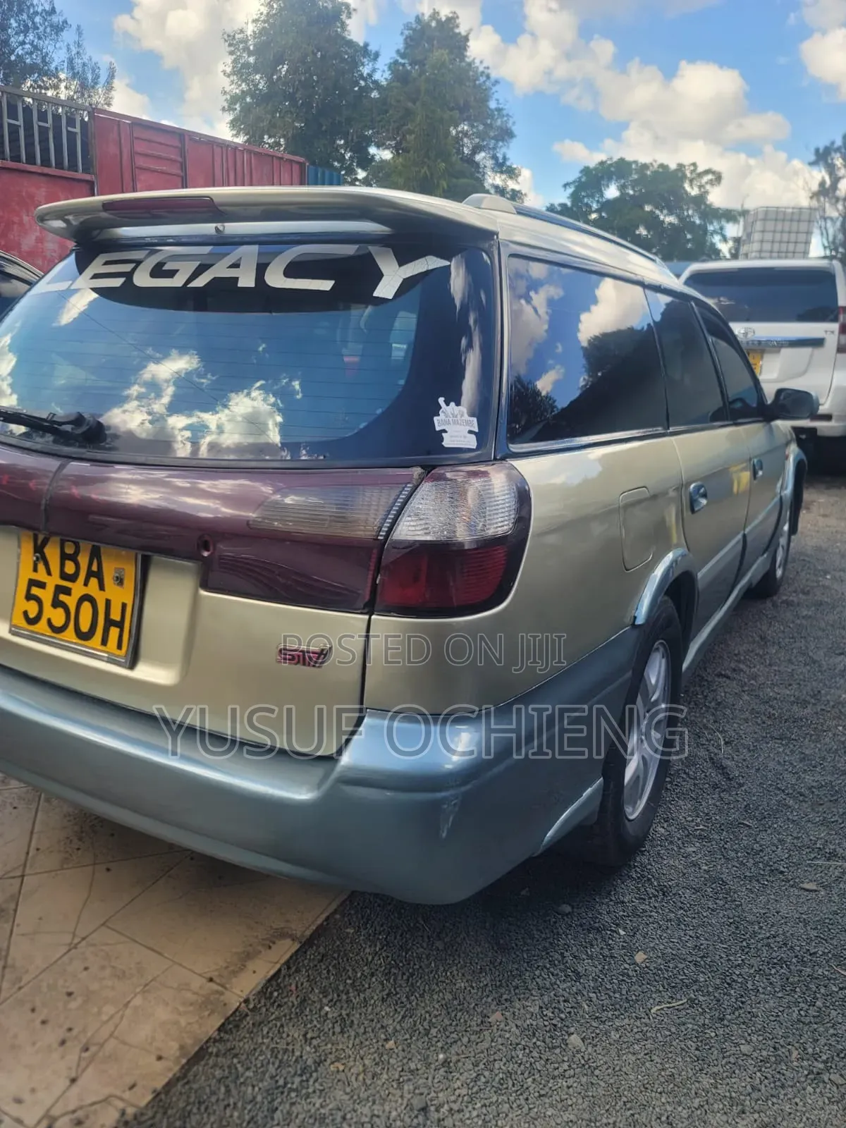 Subaru Legacy 2000 Gold