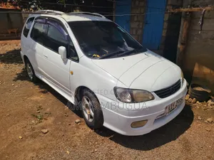 Toyota Corolla Spacio 2000 White
