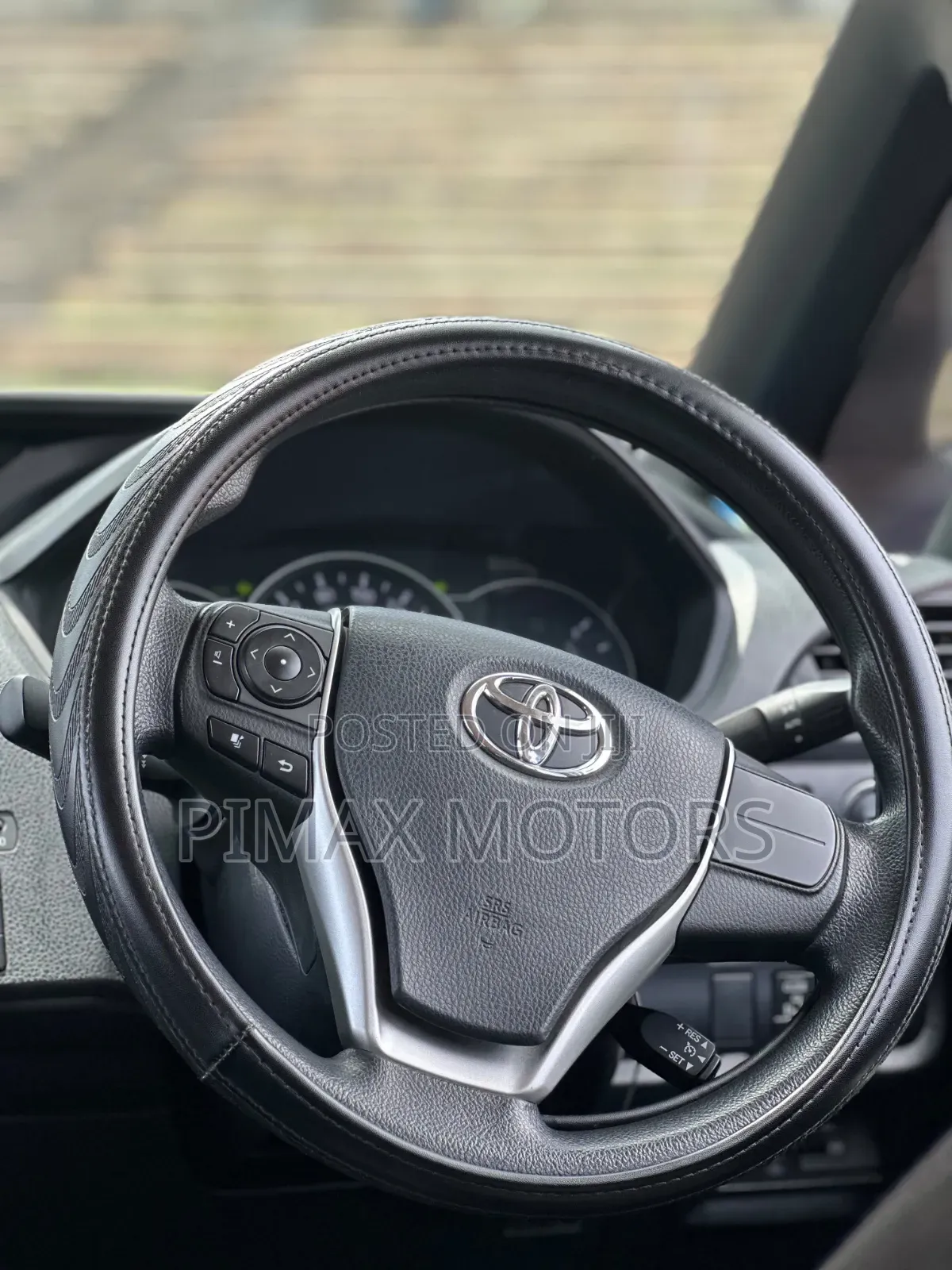 Toyota Voxy 2018 Silver