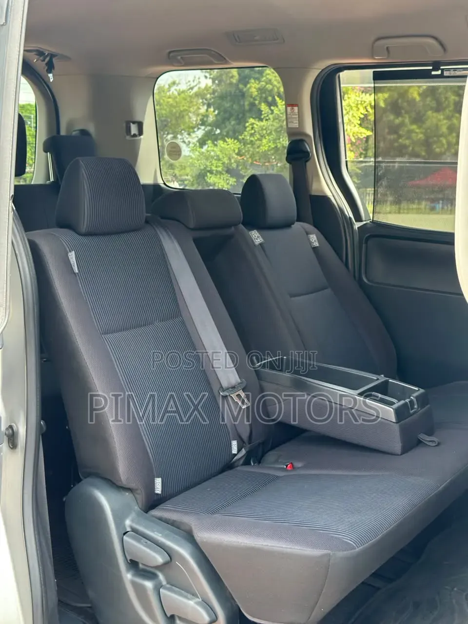 Toyota Voxy 2018 Silver