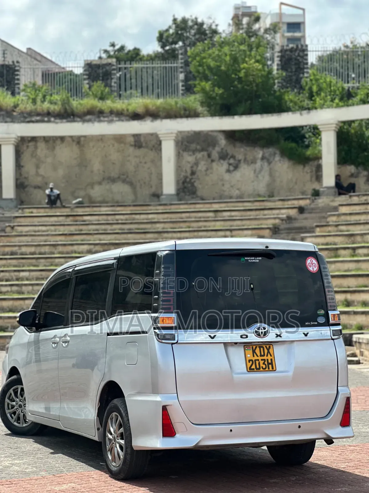 Toyota Voxy 2018 Silver