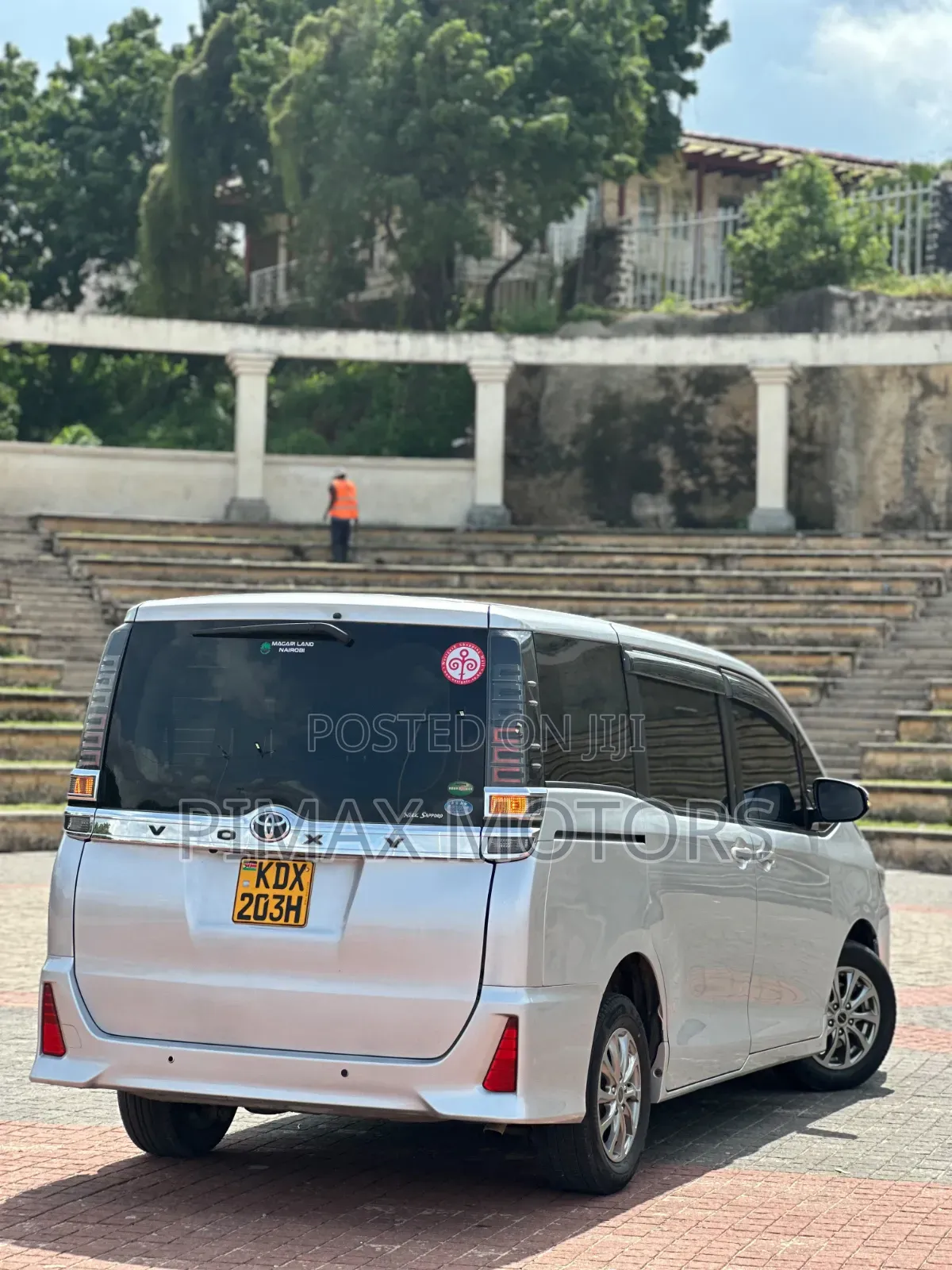Toyota Voxy 2018 Silver