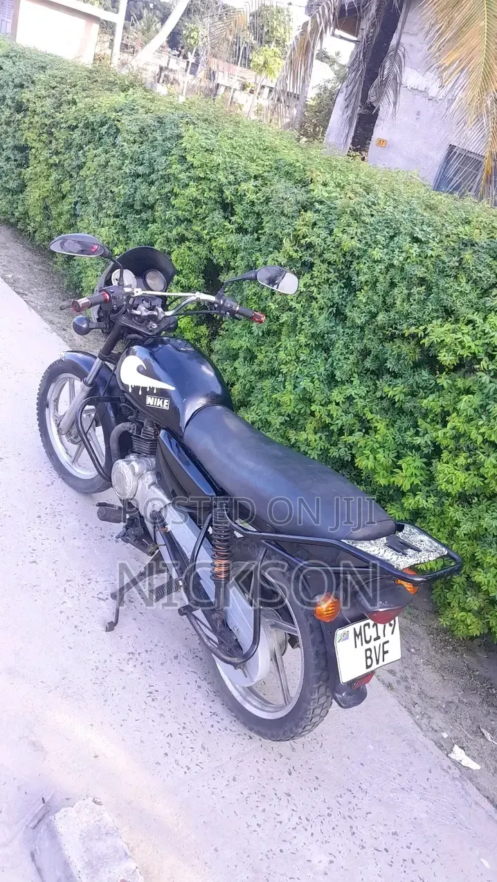 New Bajaj Boxer 150 UG 2026 Black