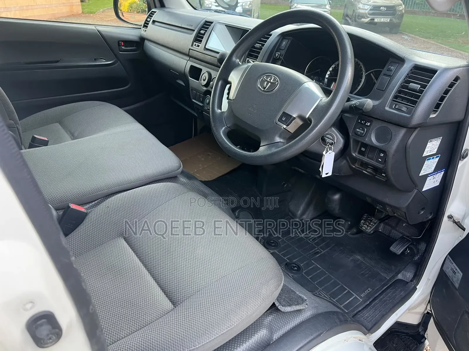 Toyota HiAce 2019 White