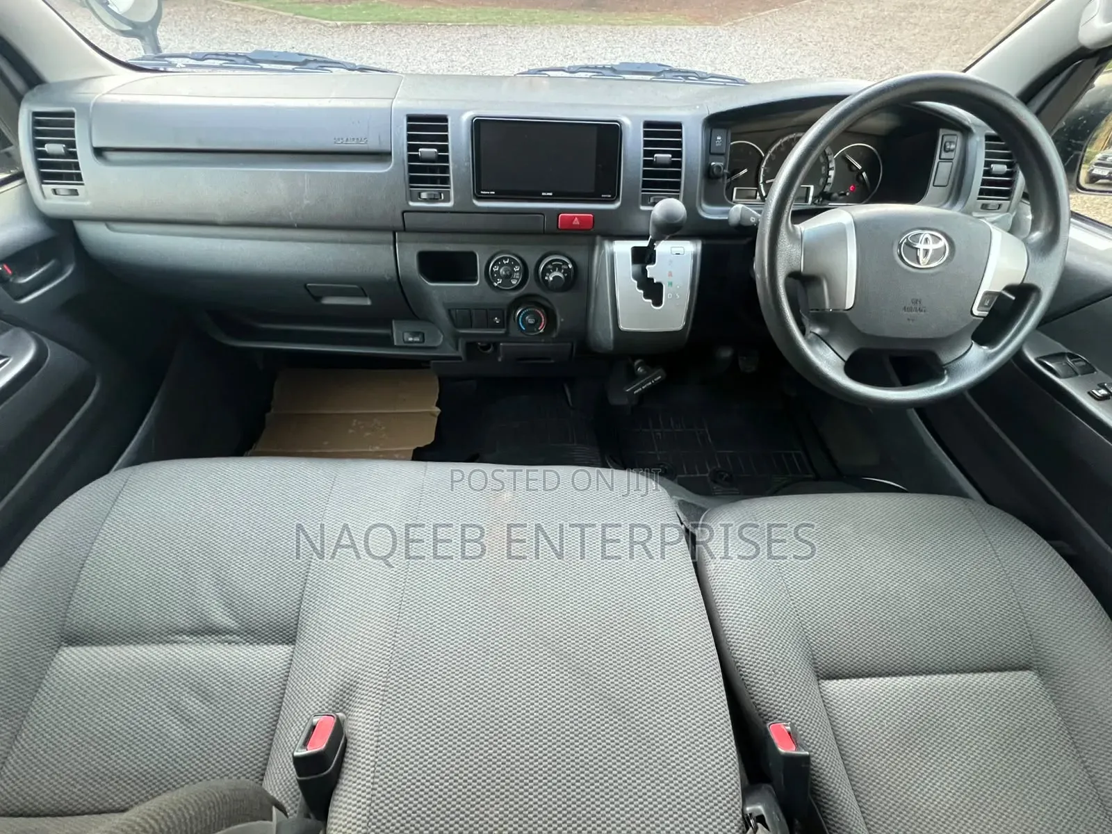 Toyota HiAce 2019 White
