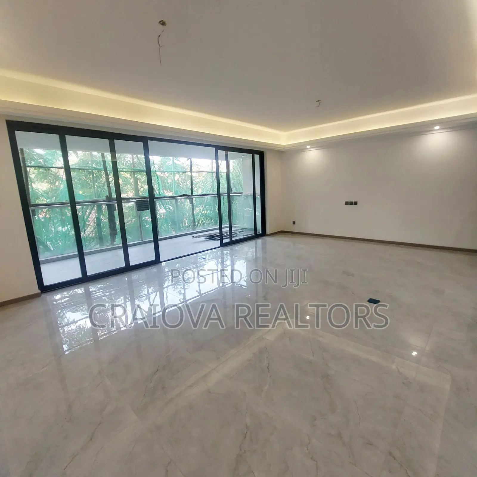 4bdrm Apartment in Raphta Road Area for sale