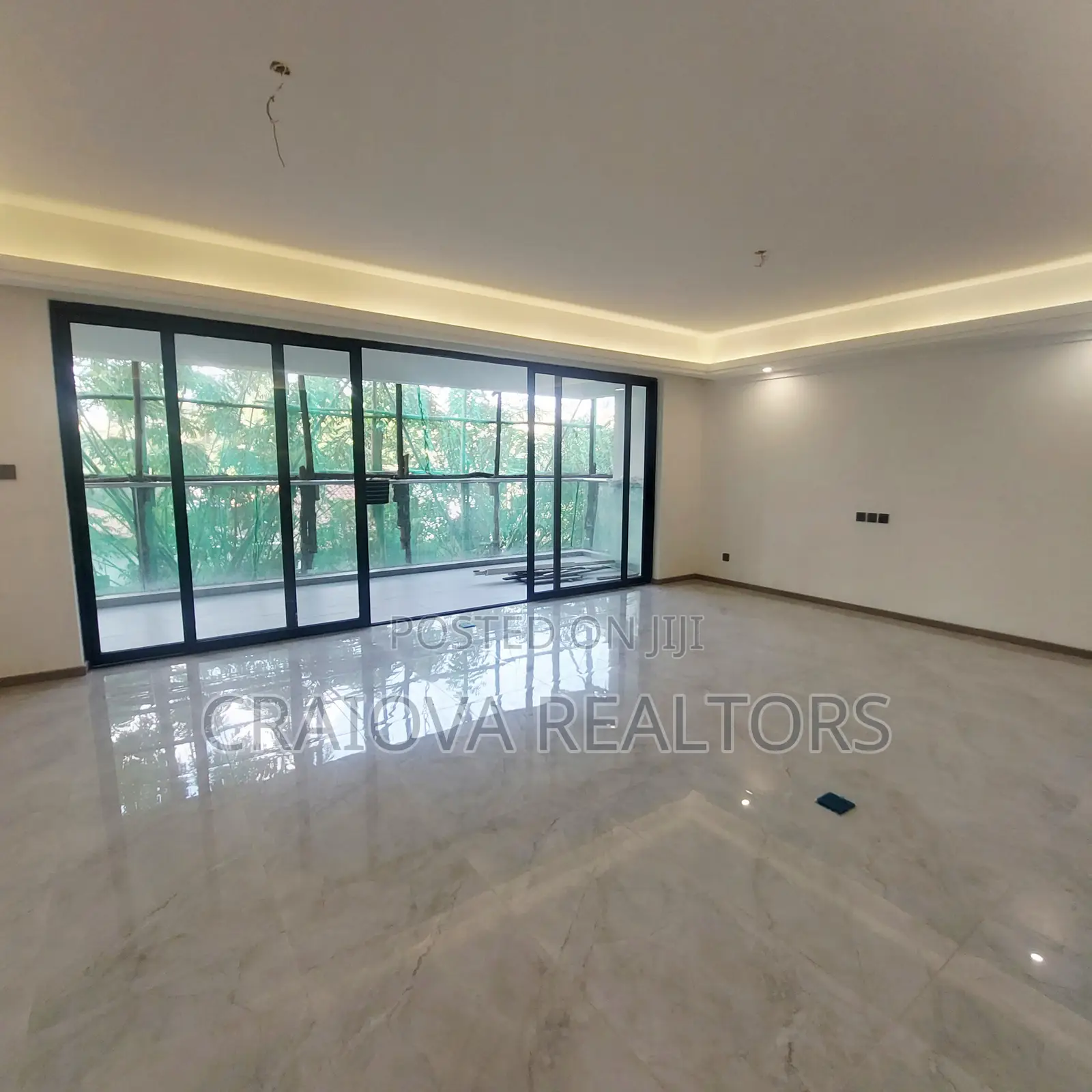 4bdrm Apartment in Raphta Road Area for sale
