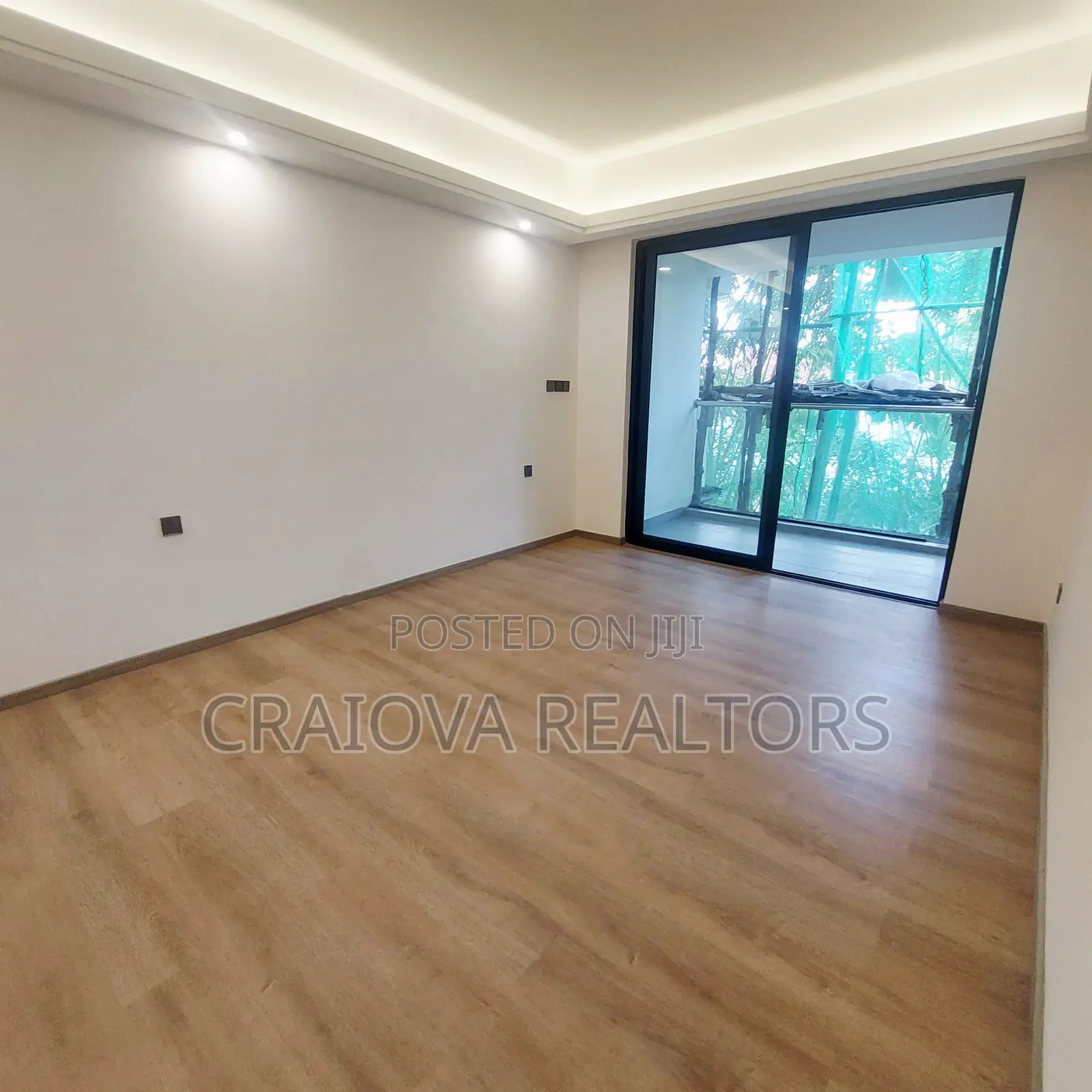 4bdrm Apartment in Raphta Road Area for sale