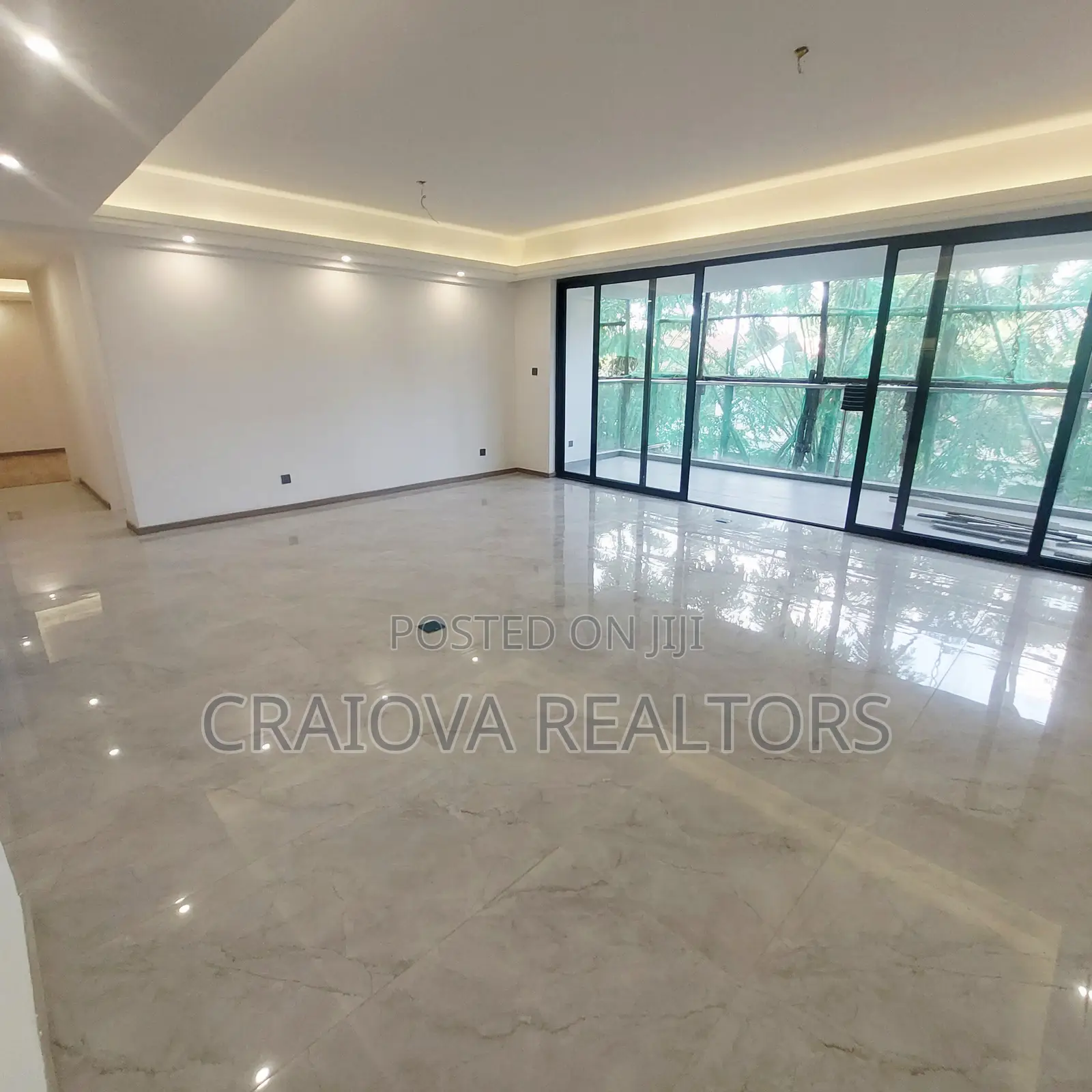 4bdrm Apartment in Raphta Road Area for sale