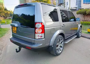 Land Rover Discovery 2011 Gray
