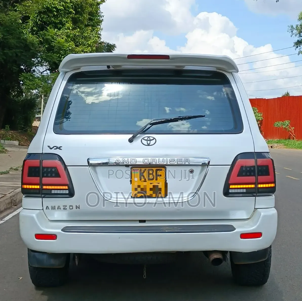 Toyota Land Cruiser 2001 White