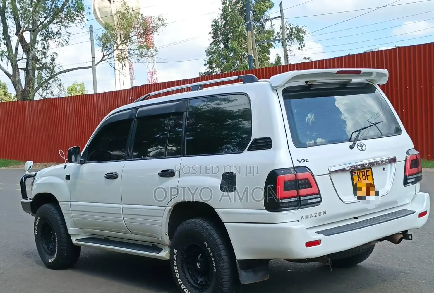 Toyota Land Cruiser 2001 White