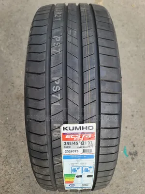 245 /45 R21 Kumho Tyres 104w X/L Escta Ps71