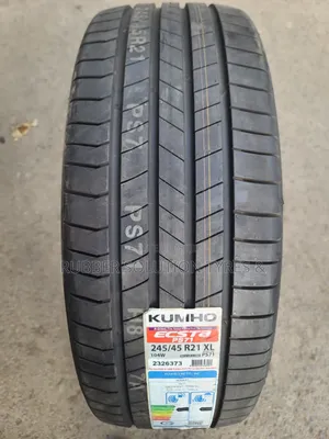 245 /45 R21 Kumho Tyres 104w X/L Escta Ps71