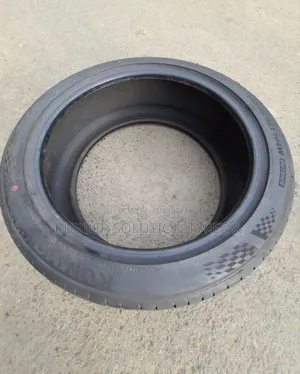 245 /45 R21 Kumho Tyres 104w X/L Escta Ps71