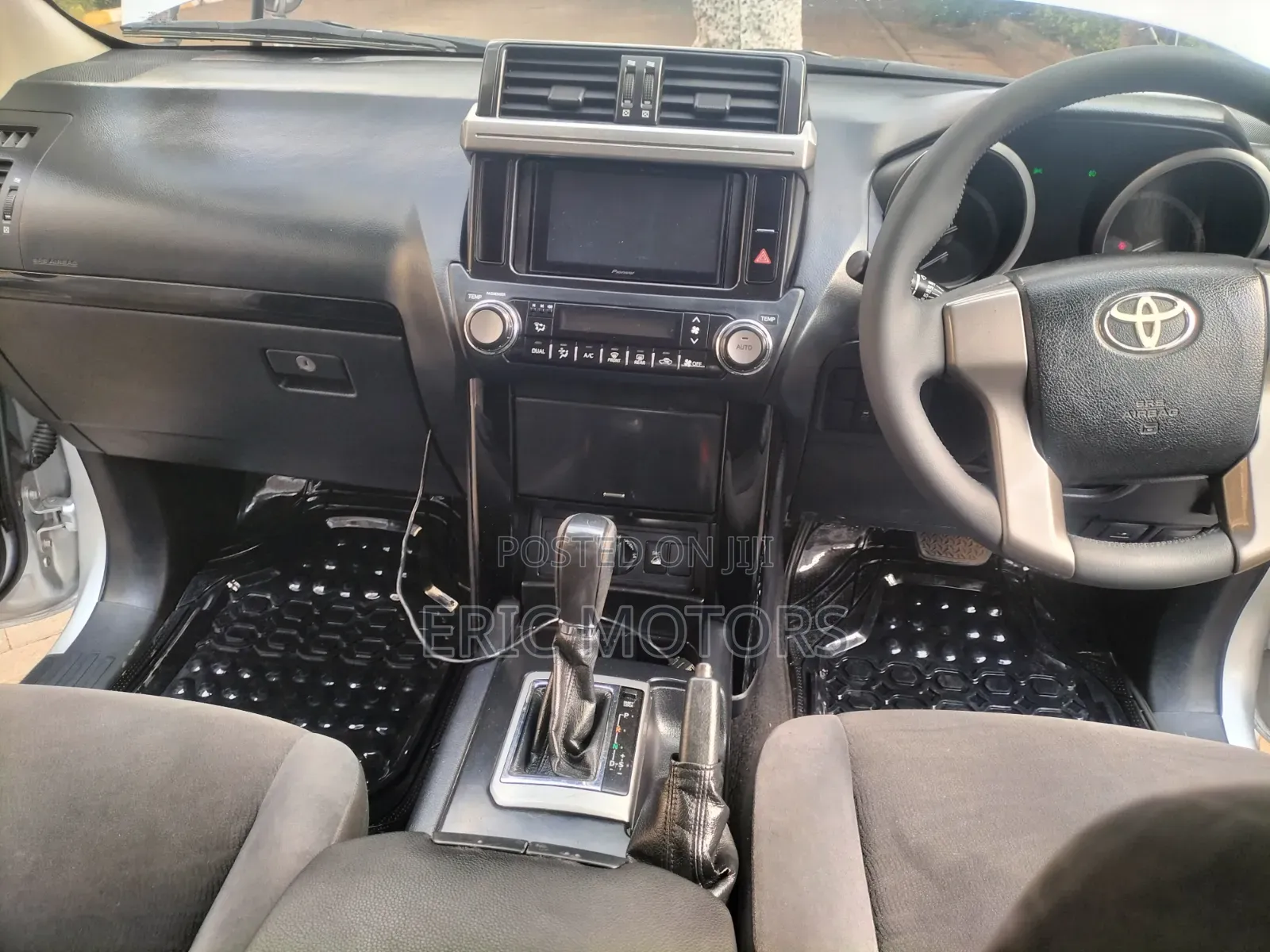 Toyota Land Cruiser Prado 2015 Silver