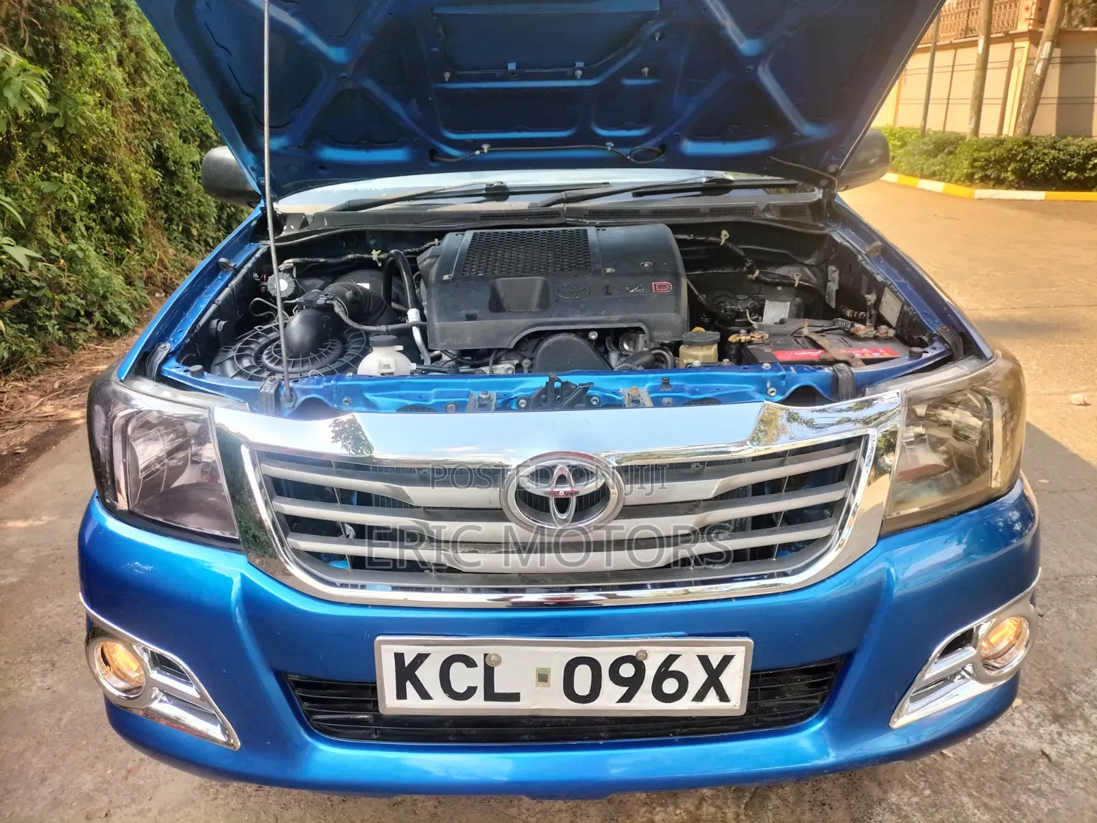 Toyota Hilux 2010 Blue