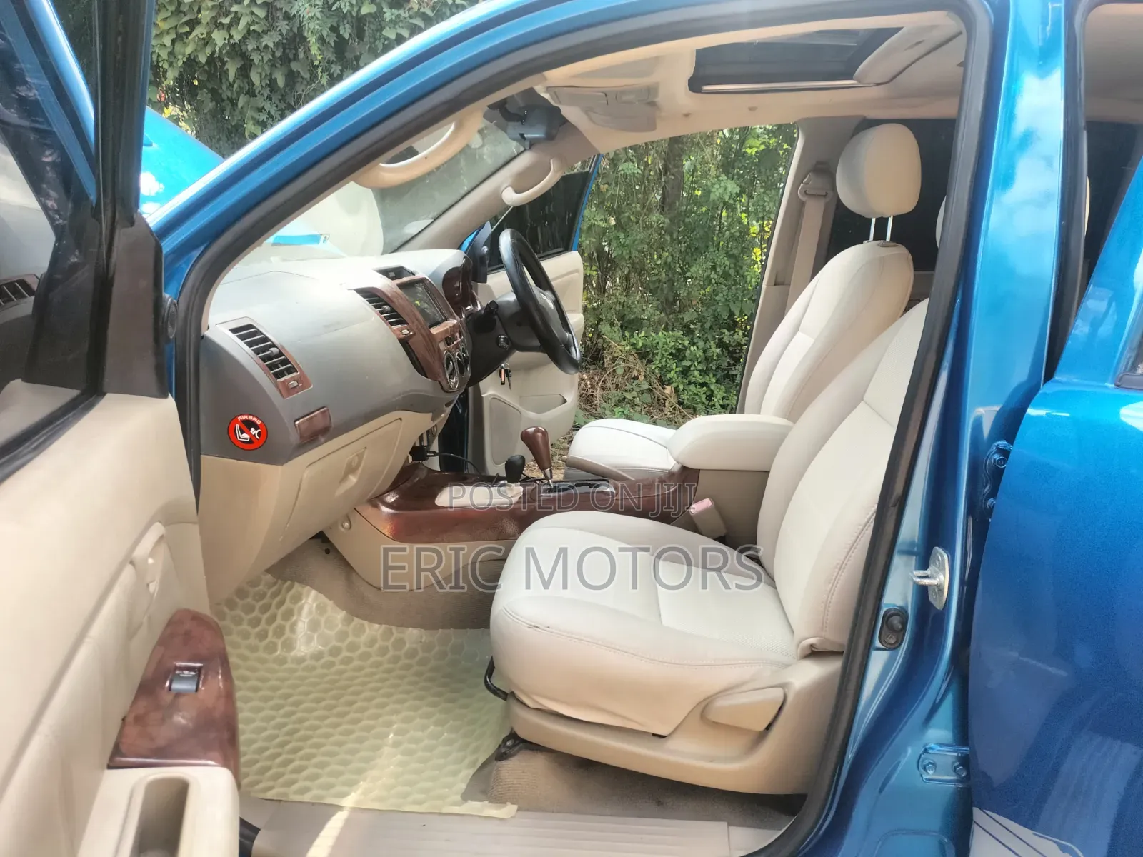 Toyota Hilux 2010 Blue
