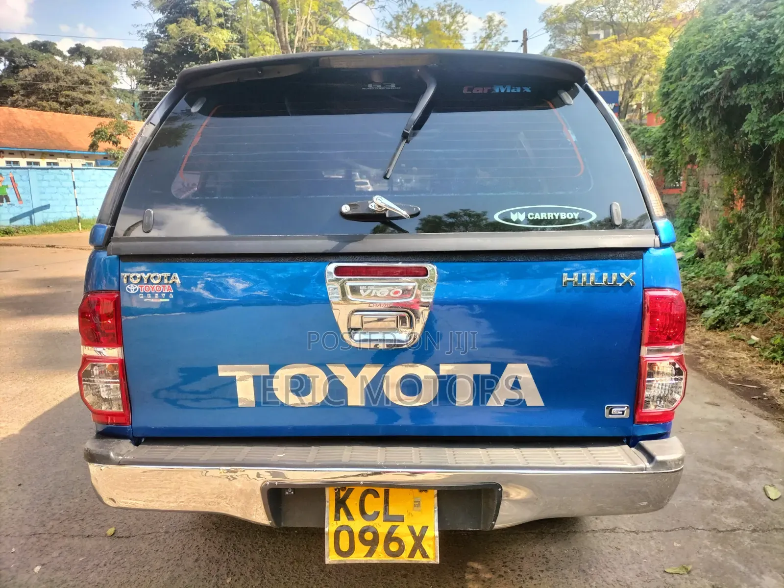 Toyota Hilux 2010 Blue