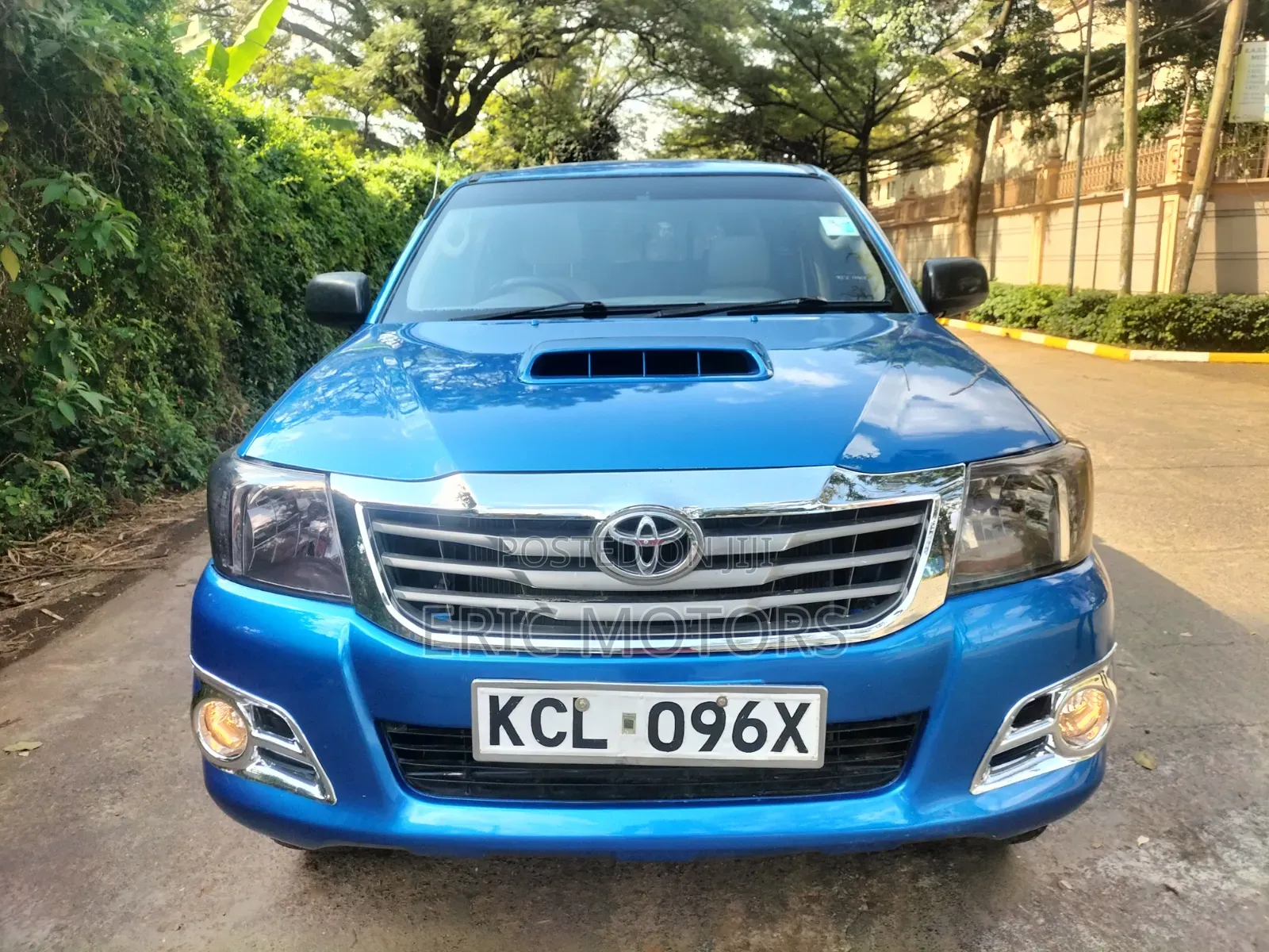 Toyota Hilux 2010 Blue