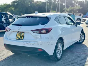 Mazda Axela SV Premium 2014 White
