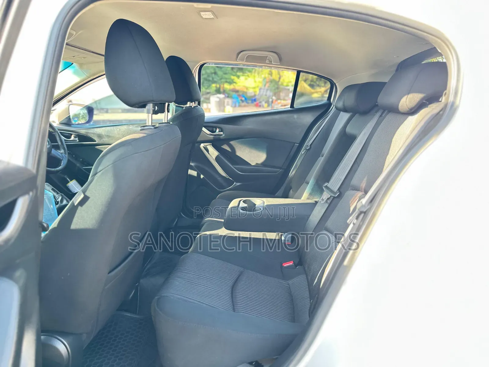 Mazda Axela SV Premium 2014 White