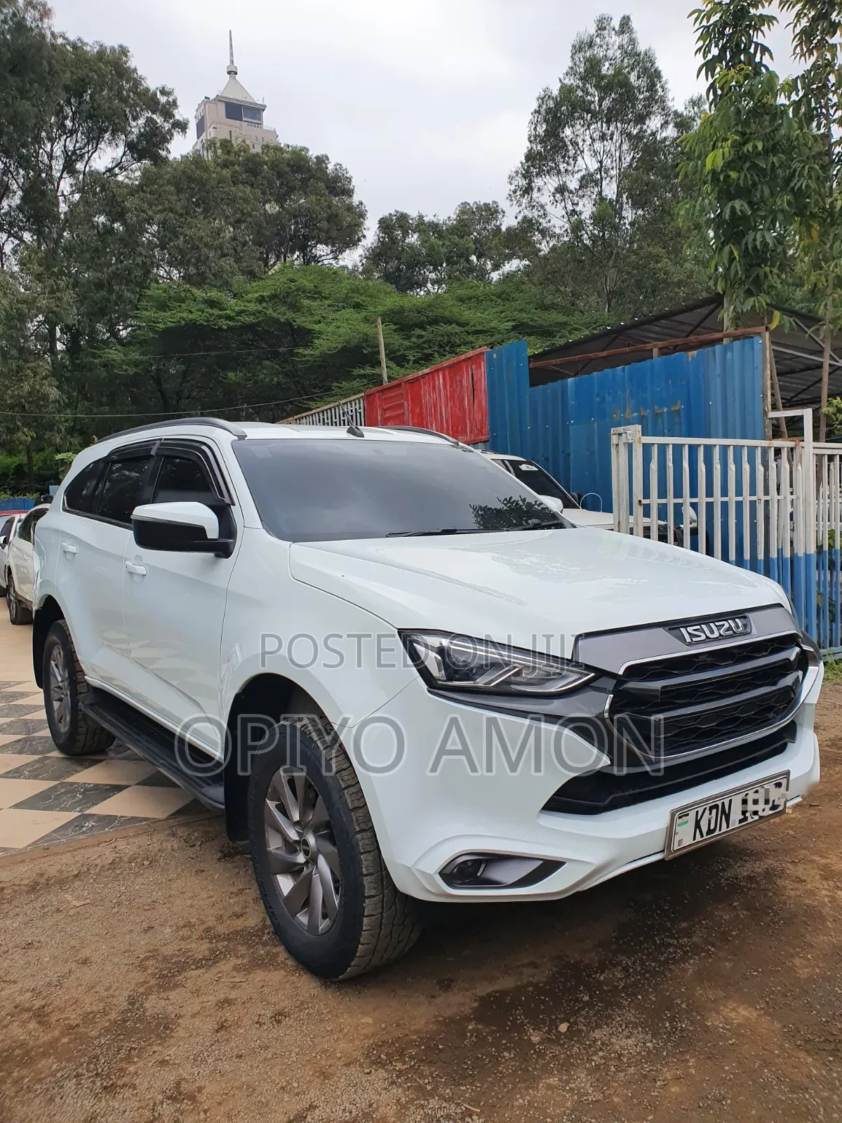 Isuzu MU-X 2023 White
