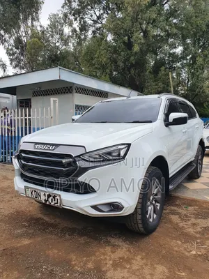 Isuzu MU-X 2023 White