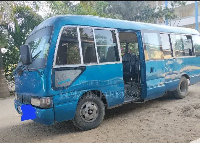Toyota Coaster 2005 Blue