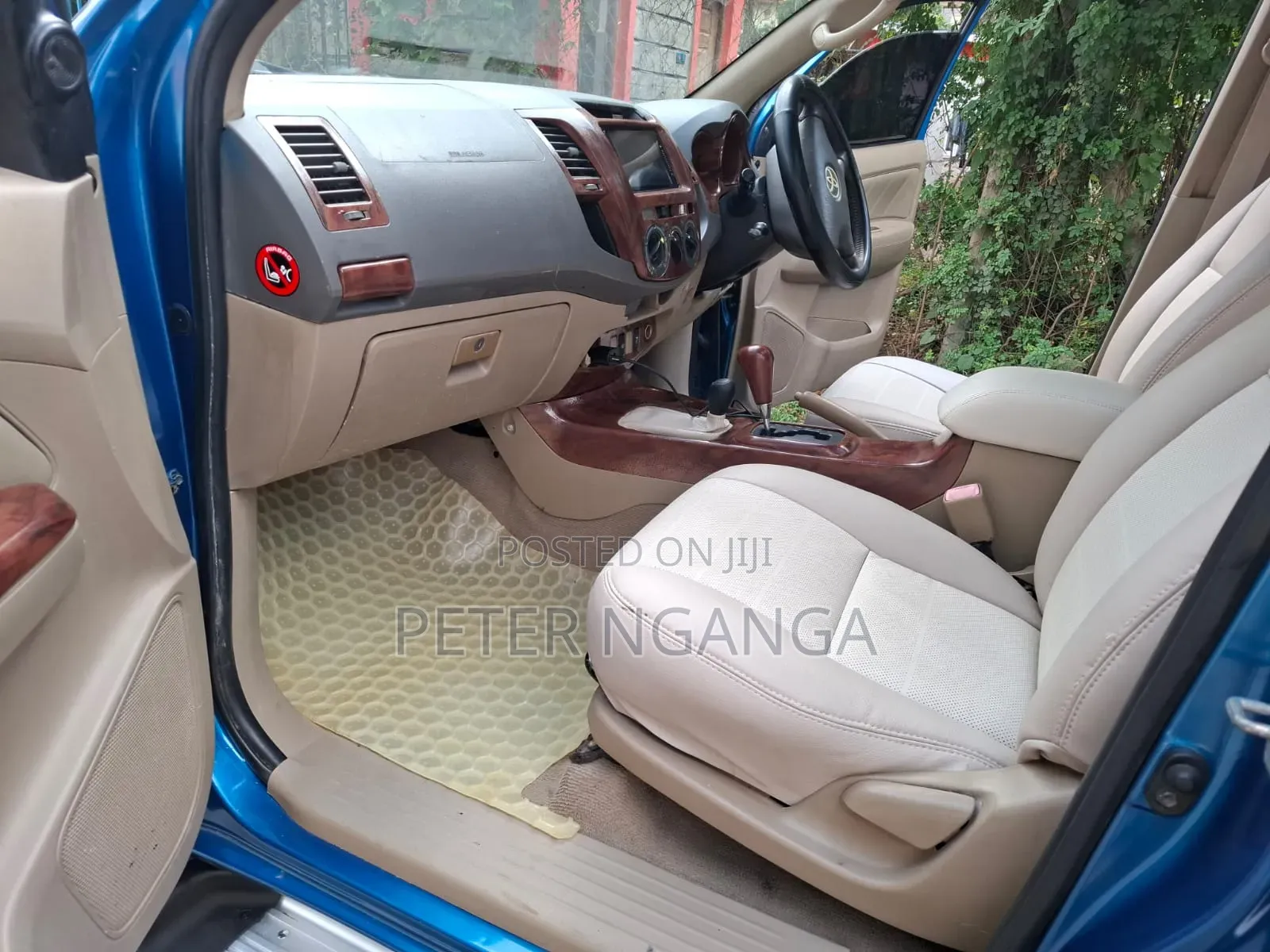 Toyota Hilux 2010 Blue