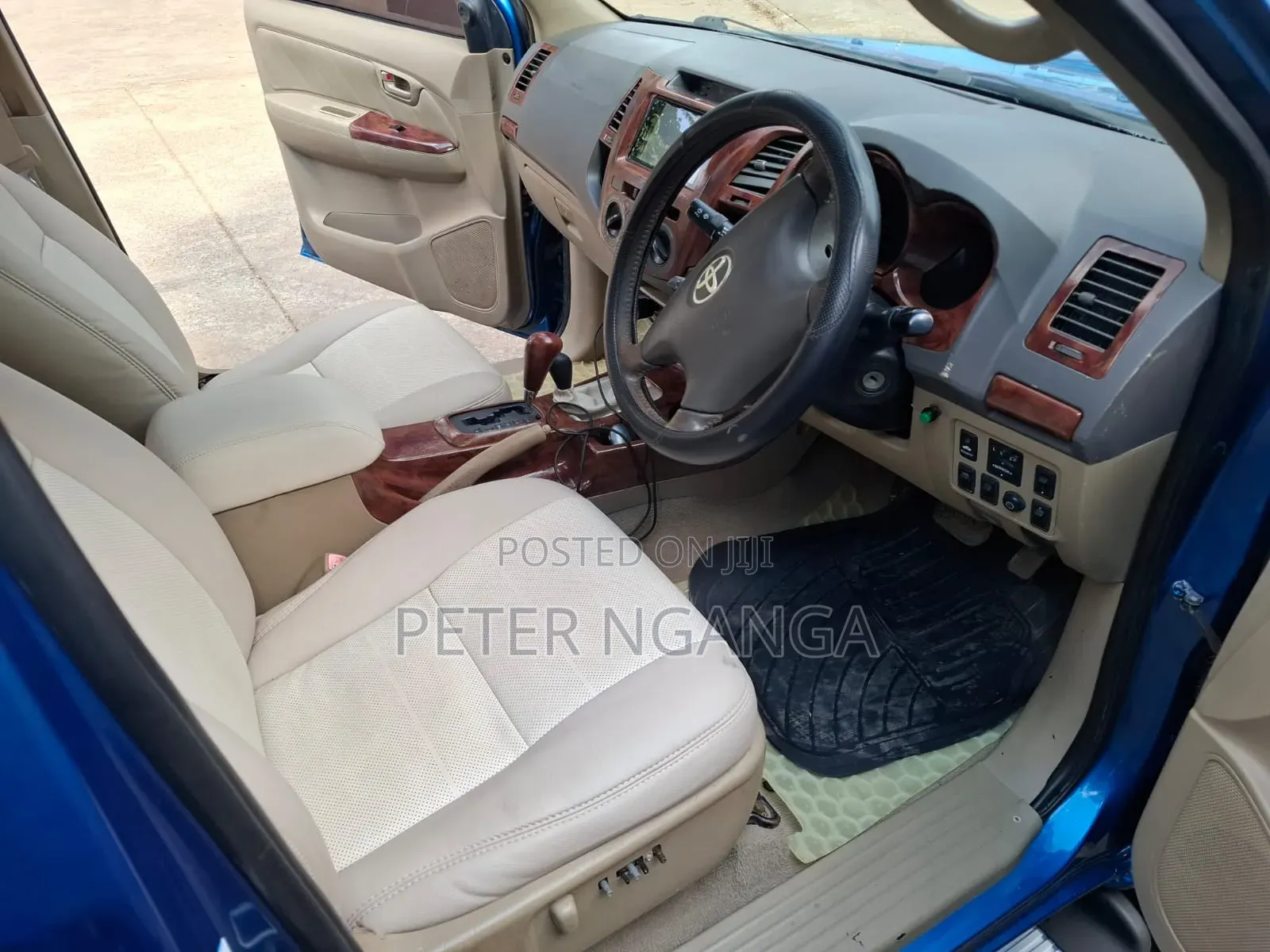 Toyota Hilux 2010 Blue