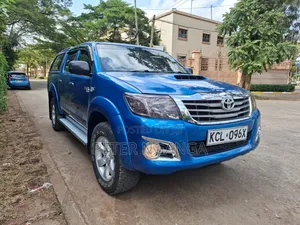 Toyota Hilux 2010 Blue