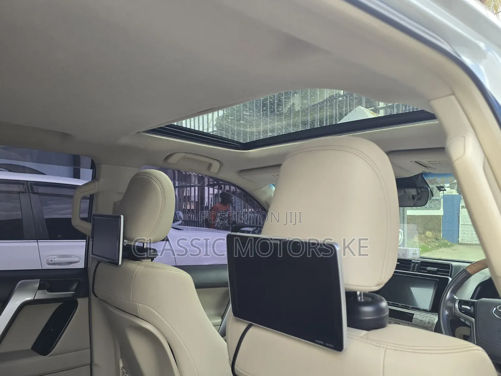 Toyota Land Cruiser Prado 2018 White