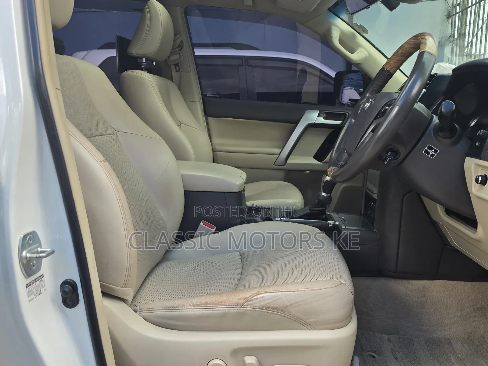 Toyota Land Cruiser Prado 2018 White