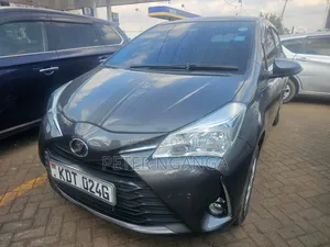 Toyota Vitz 2018 Gray