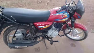 Bajaj Boxer 125 2025 Red