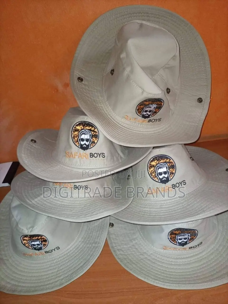 Caps Branding