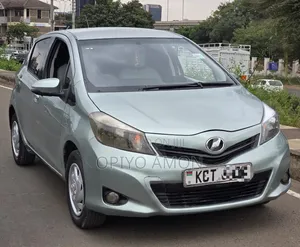 Toyota Vitz 2011 Green