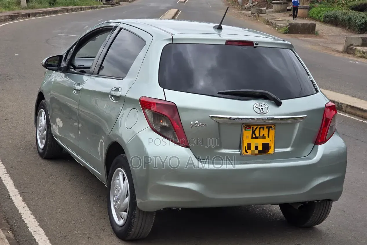 Toyota Vitz 2011 Green