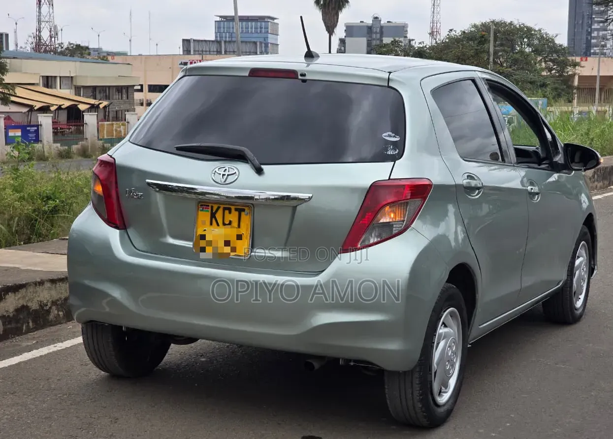Toyota Vitz 2011 Green