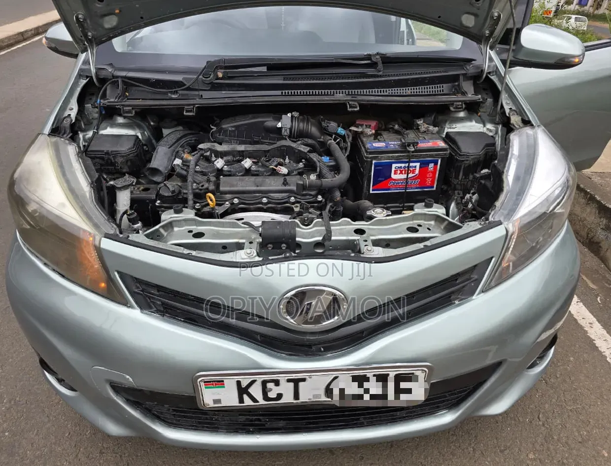 Toyota Vitz 2011 Green