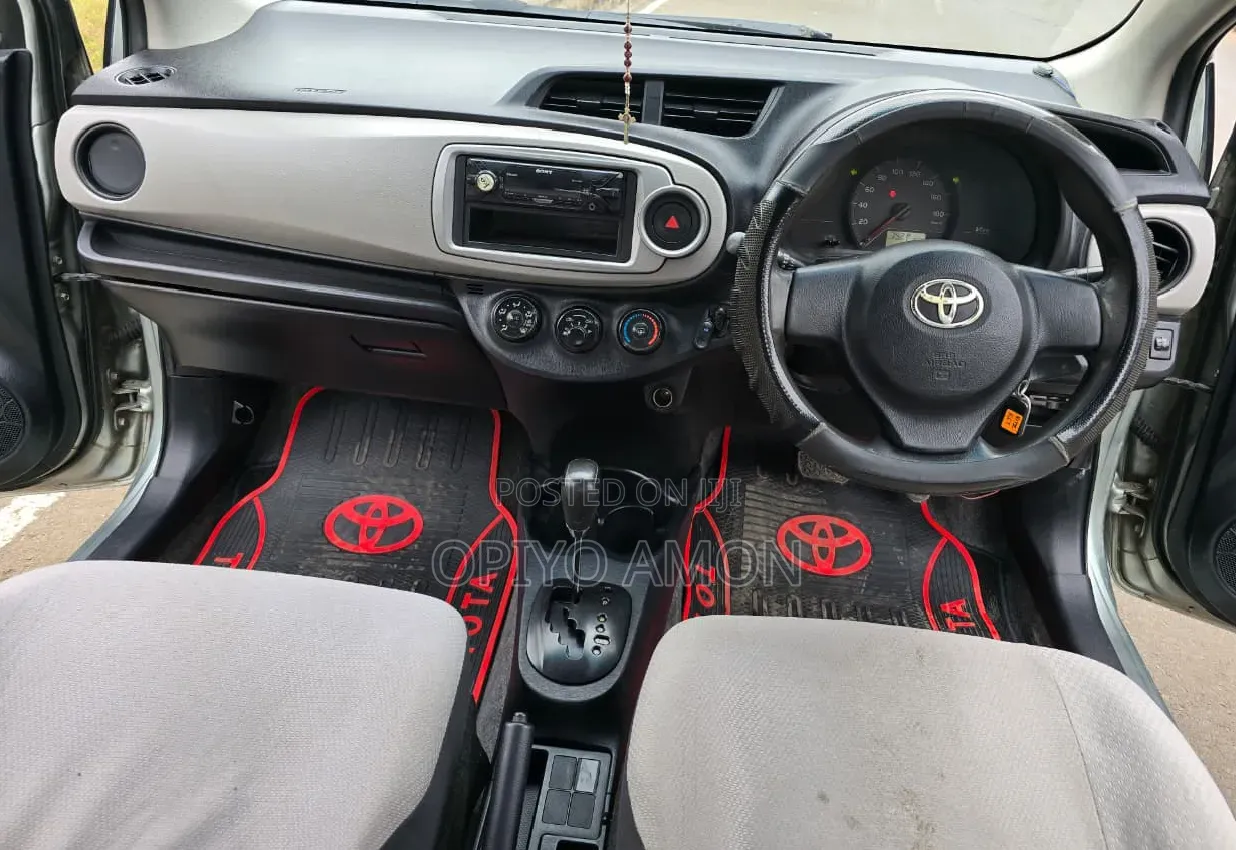 Toyota Vitz 2011 Green