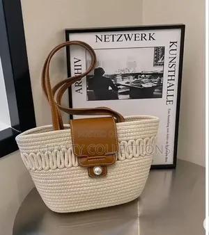 White Wooven Rattan Beach Handbags With Leather Straps Design