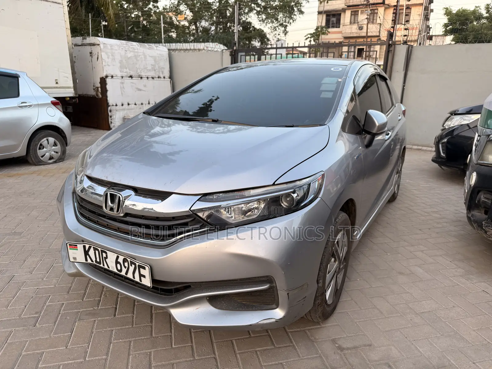 Honda Fit Shuttle 2017 Silver