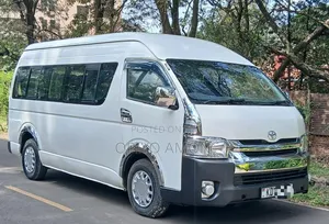 Toyota HiAce 2019 White